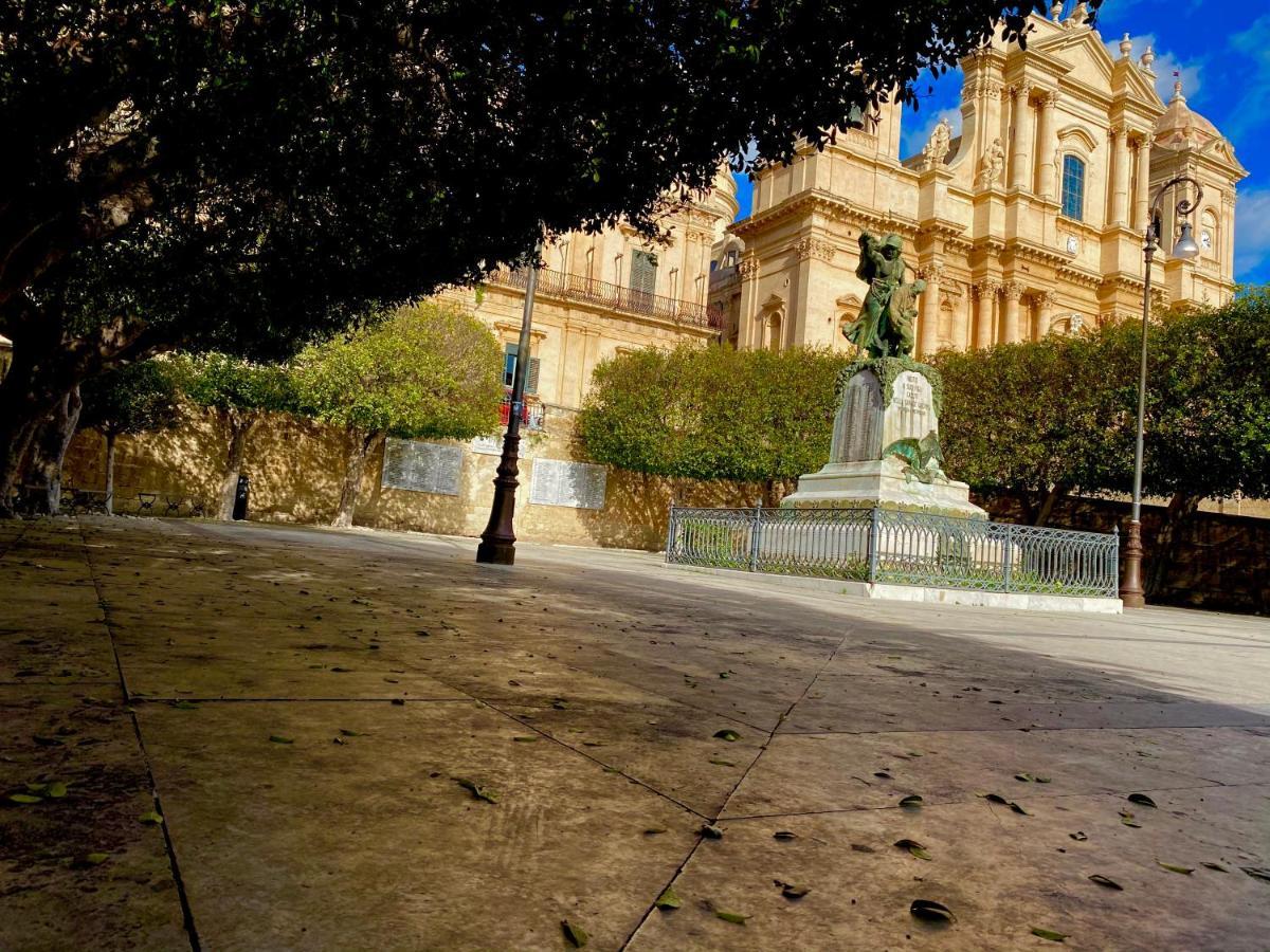 Casa Rurale Noto Antica Apartamento Exterior foto